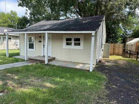 111 Thweatt St., Andalusia, AL 36420