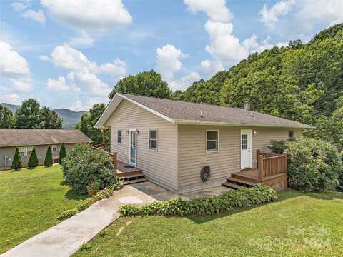 811 Joe Carver Road, Waynesville, NC 28785