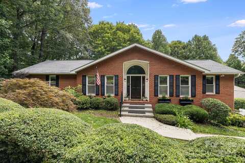 1801 Riverview Court, Hendersonville, NC 28739