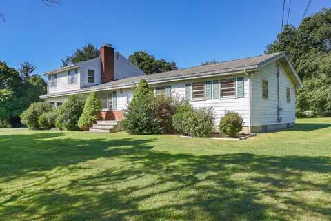 15 Mayflower Drive, Trumbull, CT 06611