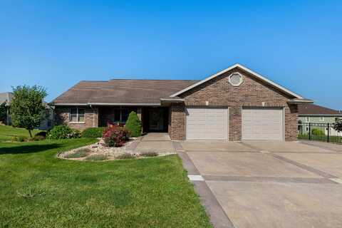 831 Heather, Peosta, IA 52068