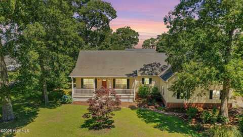 592 Arnolds Beach Road, Roper, NC 27970