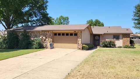 102 Briarcrest Court, Jonesboro, AR 72401