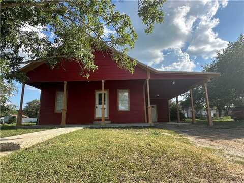 404 E Alexander Street, Three Rivers, TX 78071