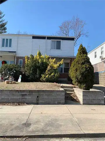 207Th, OAKLAND GARDENS, NY 11364