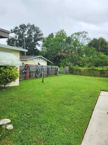 Anita, FORT PIERCE, FL 34982