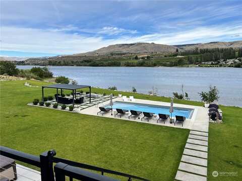 Coles View, CHELAN, WA 98816