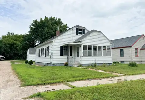 8Th, WINDOM, MN 56101