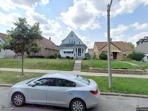 19Th, MILWAUKEE, WI 53209