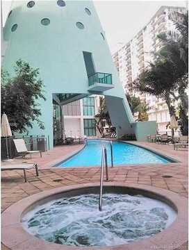 Collins, MIAMI BEACH, FL 33140