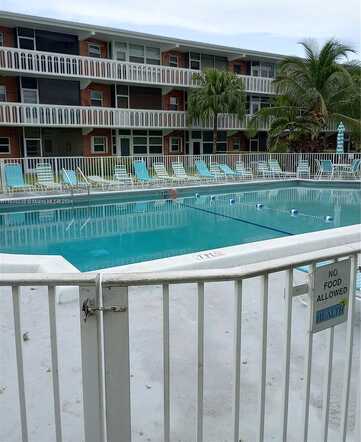 10Th, HALLANDALE BEACH, FL 33009