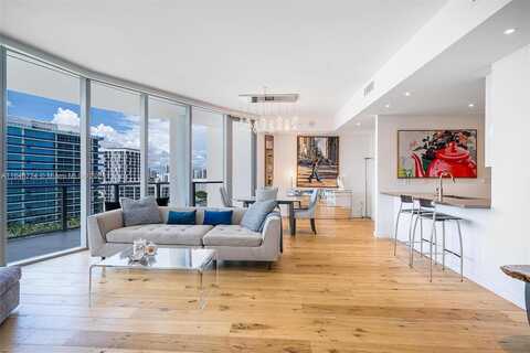 Collins, SUNNY ISLES BEACH, FL 33160