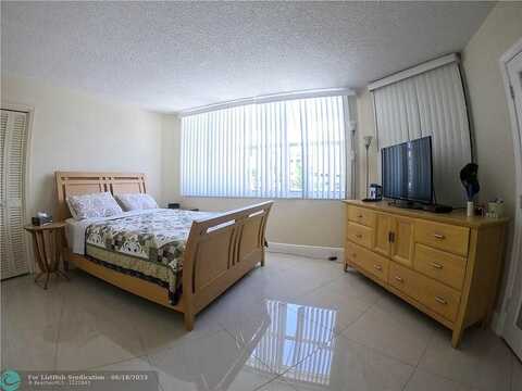 Ocean, POMPANO BEACH, FL 33062