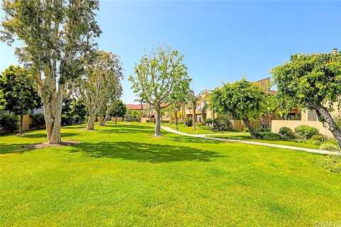 Bluewater Ln, Huntington Beach, CA 92649