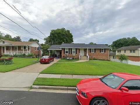 Singleton Cir, Fairfax, VA 22030