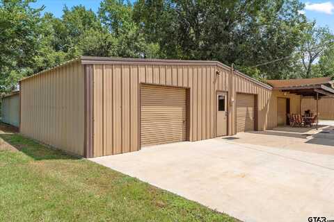 1St, MOUNT PLEASANT, TX 75455