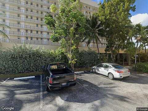 Ne 163Rd St, North Miami Beach, FL 33160