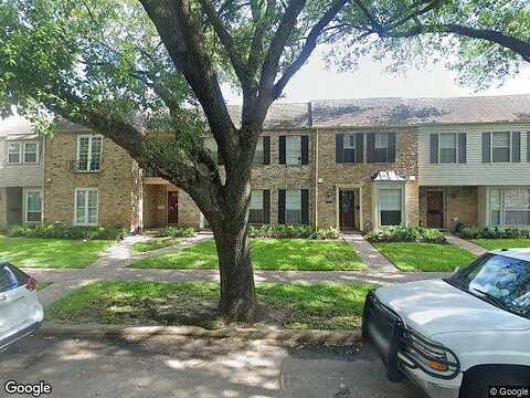 Trail Hollow Dr, Houston, TX 77079