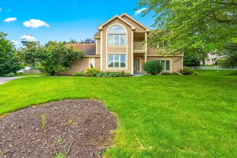 Poplar Ridge, BROOKFIELD, WI 53045