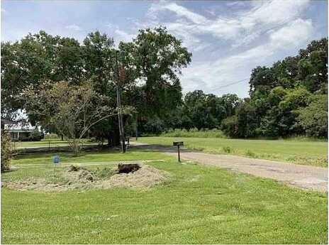 A Courville, SAINT MARTINVILLE, LA 70582