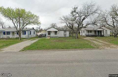 W Broadway St, KARNES CITY, TX 78118