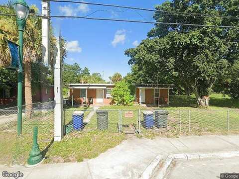 13Th, FORT PIERCE, FL 34950