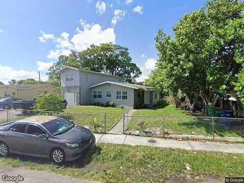 1St, LAUDERHILL, FL 33311