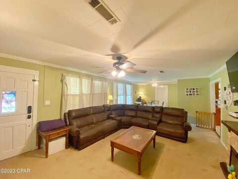 White, GRACEVILLE, FL 32440