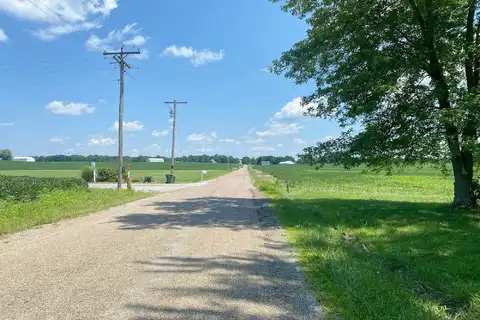 County Road 1600, CARMI, IL 62821