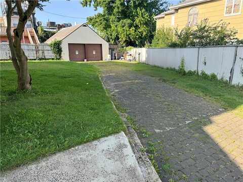 140 Cedarview Avenue, Staten Island, NY 10306