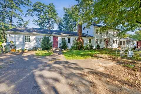 40 Holcomb Street, Simsbury, CT 06070