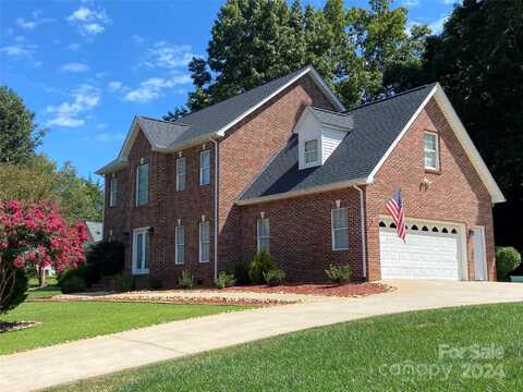 1534 20th Avenue Place NE, Hickory, NC 28601