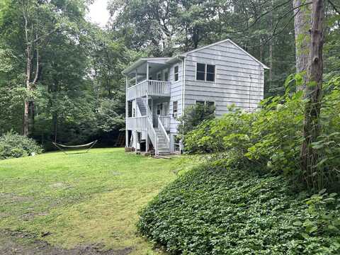 33 Laurel Lane, Ridgefield, CT 06877