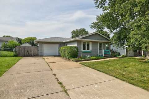 504 3rd Street NW, Altoona, IA 50009