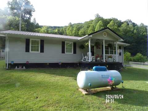 636 upper blackberry, Ransom, KY 41558