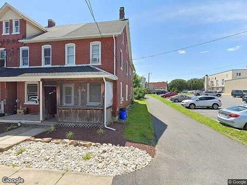 Spruce, NAZARETH, PA 18064