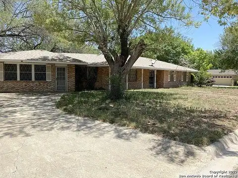 31St, HONDO, TX 78861