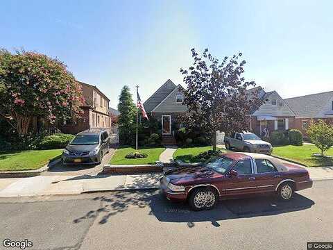 214Th, BAYSIDE HILLS, NY 11364