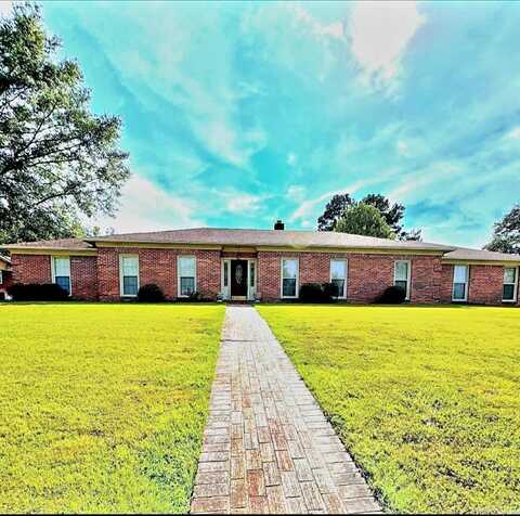 19 Stratford Lane, Pine Bluff, AR 71603