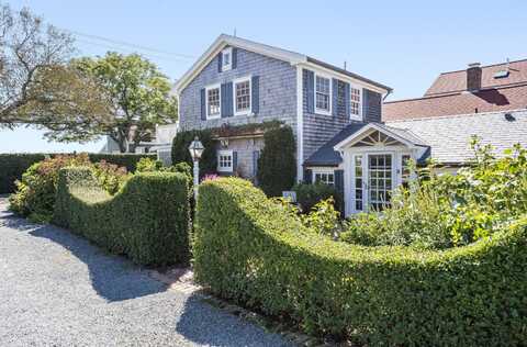 10 Commercial Street, Provincetown, MA 02657