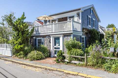 10 Commercial Street, Provincetown, MA 02657