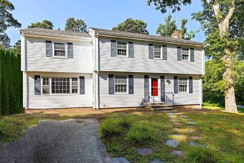 19 Mullen Way, Falmouth, MA 02540