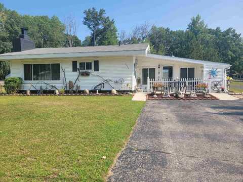 1736 Dow Dr, Gladwin, MI 48624