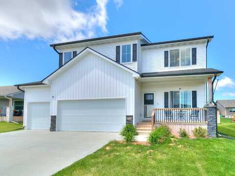 515 Prairie View Drive, Huxley, IA 50124