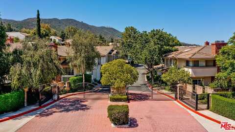 67 Greenmeadow Dr, Newbury Park, CA 91320