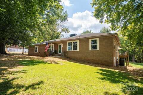 9022 Idlewild Road, Charlotte, NC 28227