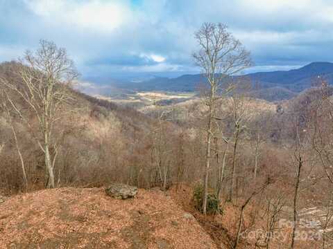 26 Gazebo Trail, Clyde, NC 28721