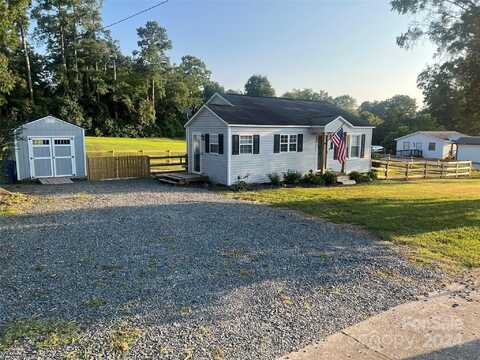 67 W Passaic Street, Peachland, NC 28133