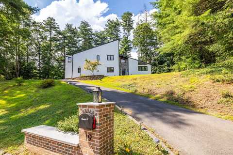 19 High Ridge Drive, Granby, CT 06035