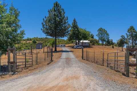 6588 W Murray Creek Rd, Mountain Ranch, CA 95246